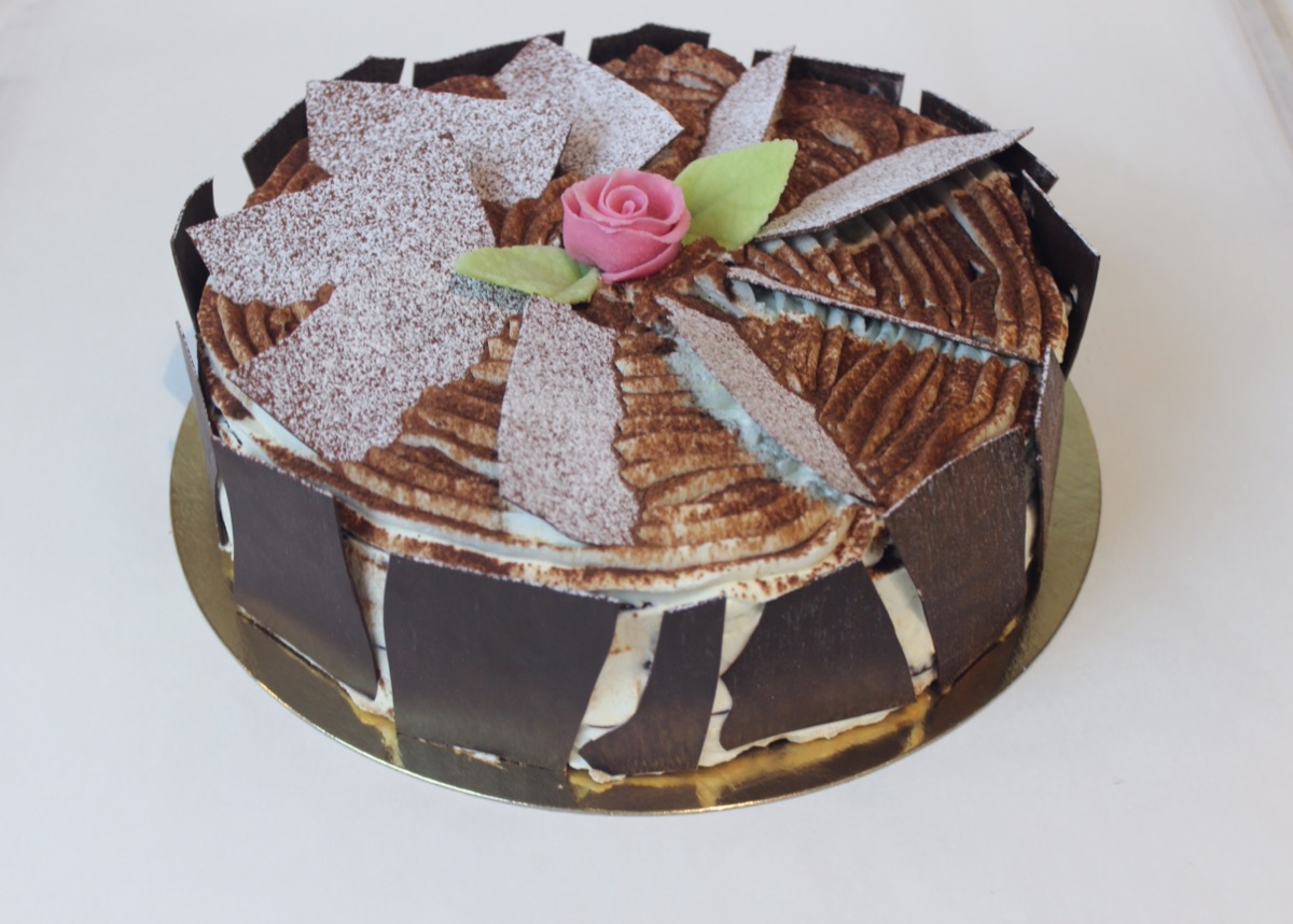 Schwarzwaldtarta med gradde och korsbar